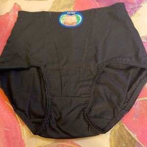 Lacy embroidery  Tommy Control underwearXL